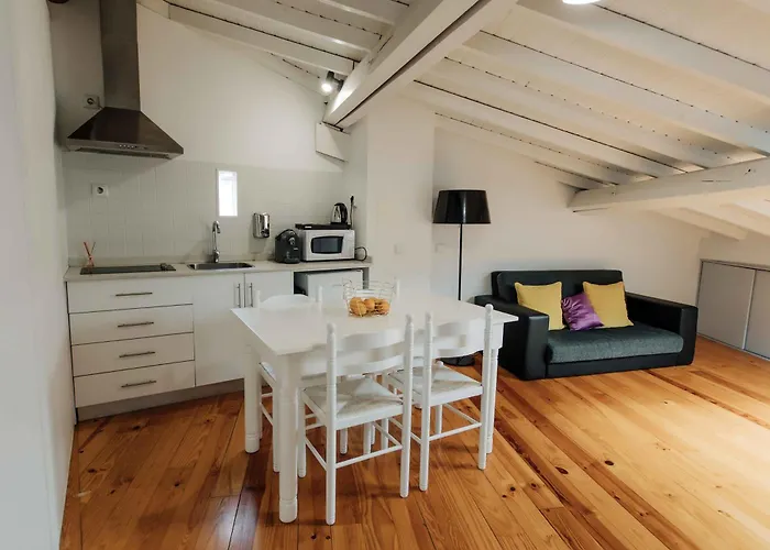 Trovador 招待所 4*